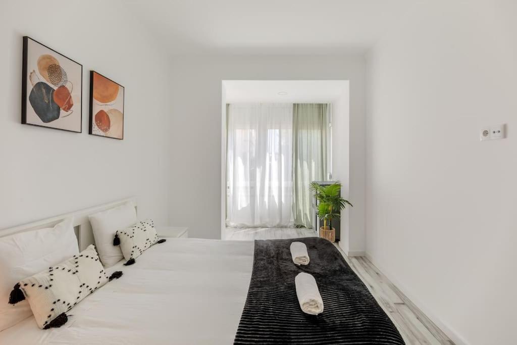 Apartment Lovely 3-bedroom W/ Free Parking On Premises