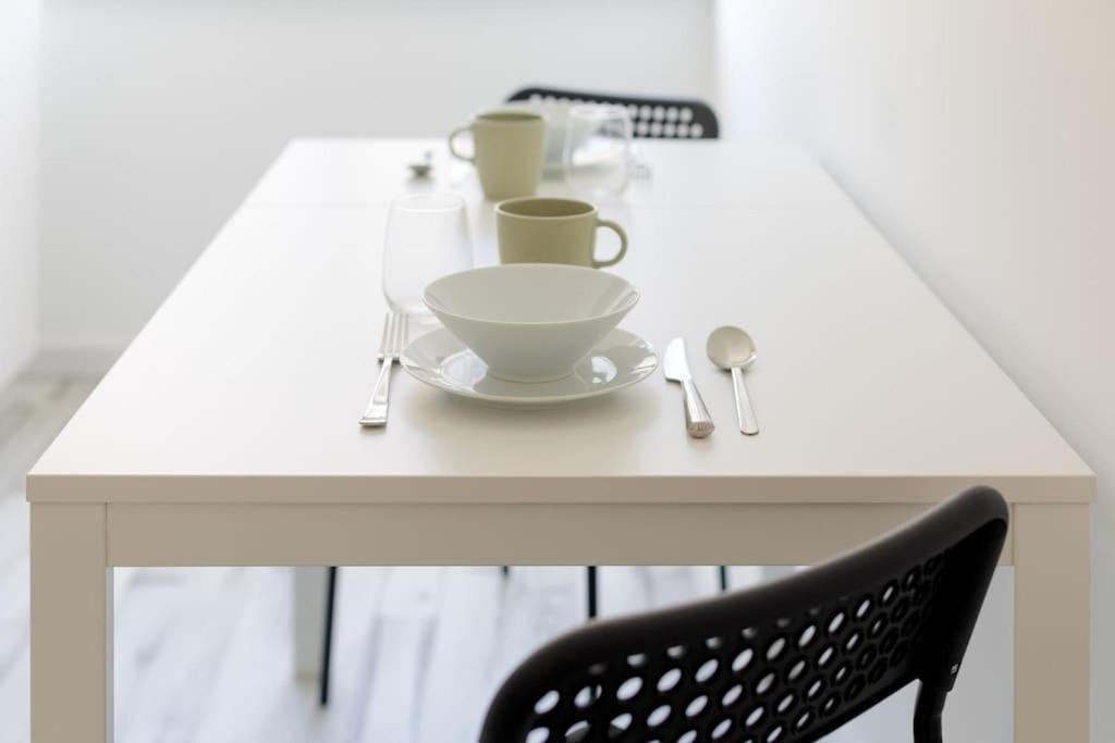 Apartment Lovely 3-bedroom W/ Free Parking On Premises Queluz