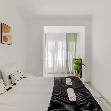 Lovely 3-Bedroom Condo W/ Free Parking On Premises Queluz Exterior photo